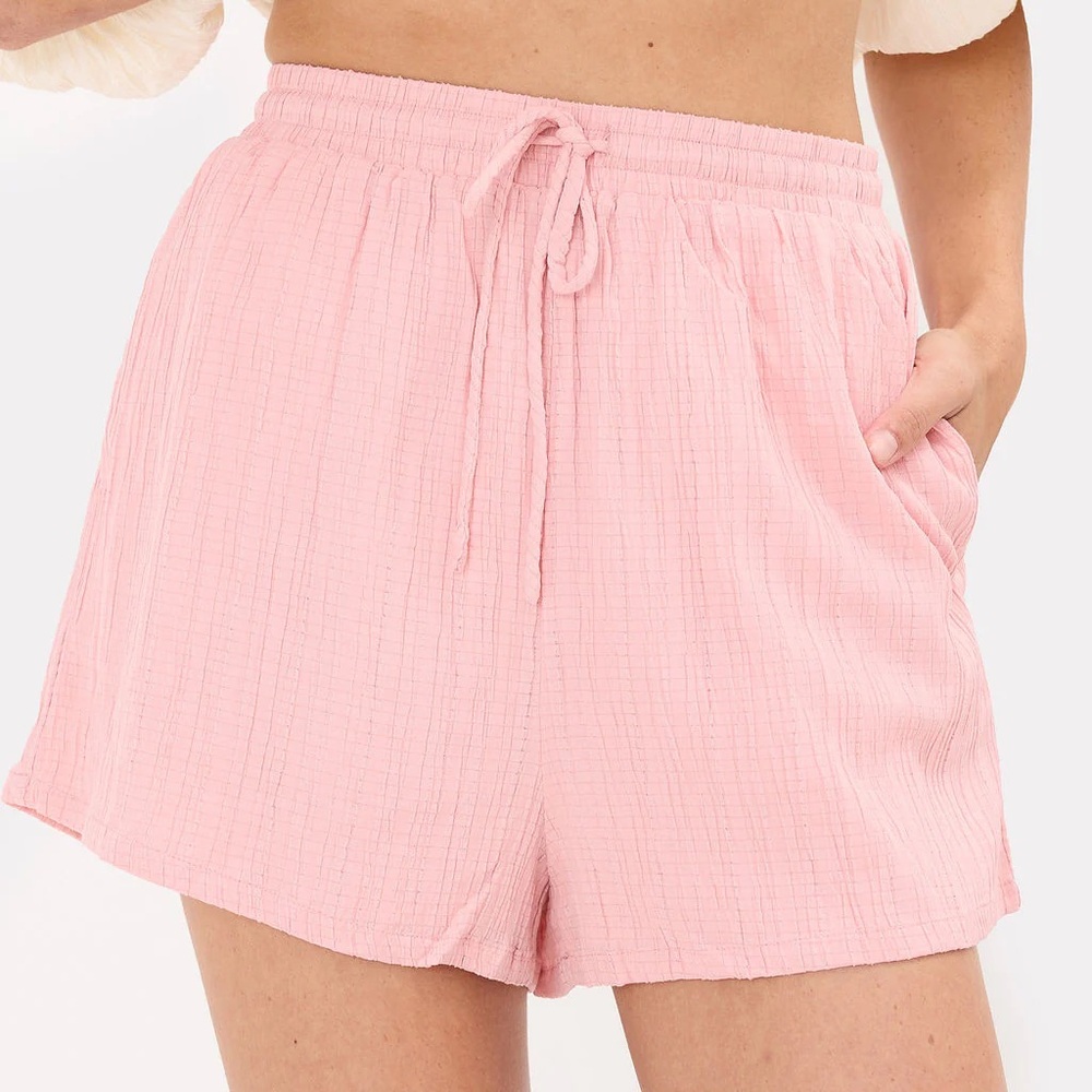 The lullaby Club Matilda Shorts crepe shorts size medium pink